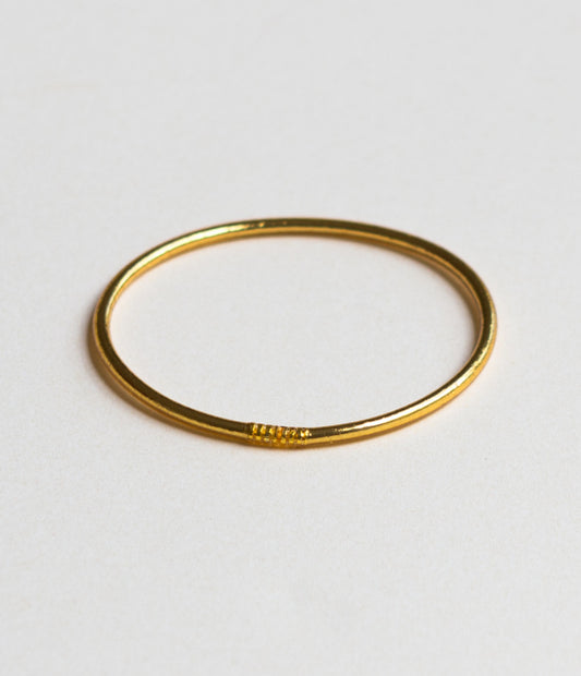 "Respire" Thin Bangle (Gold)