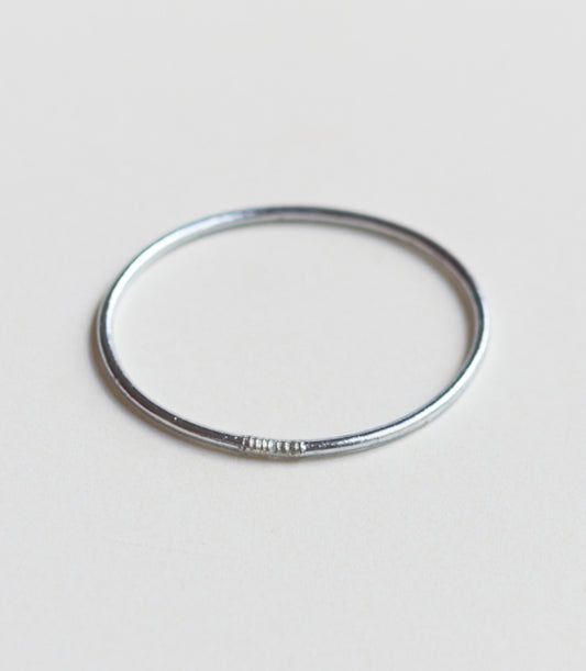"Respire" Thin Bangle (Silver)